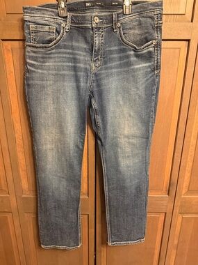 BKE Nolan Men’s Slim Straight Jeans in Medium Blue Wash